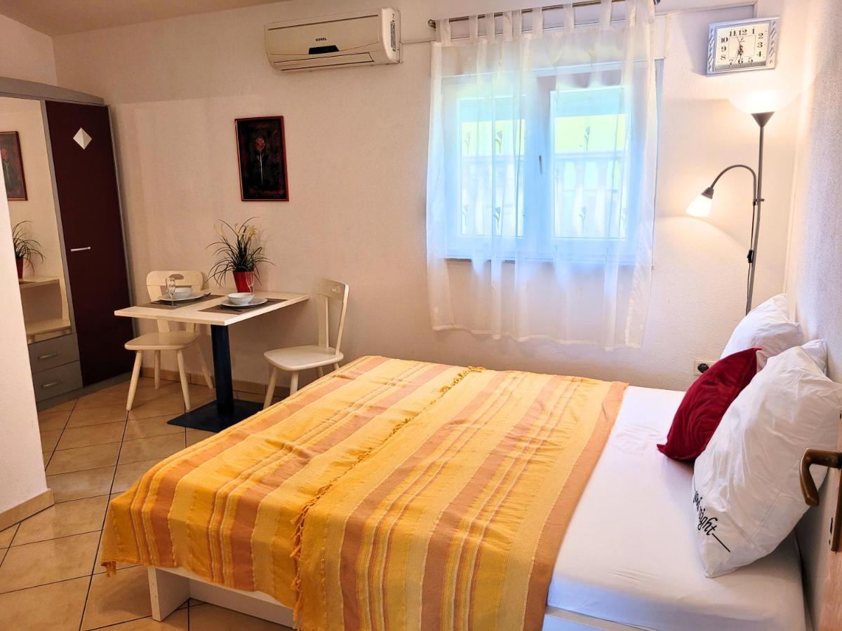 Apartment Jelena Vir Zewnętrze zdjęcie
